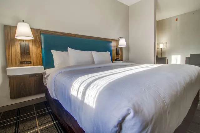 جناح، Comfort Suites Newport News Airport VA 1/3