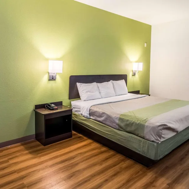 غرفة بسرير كينج لغير المدخنين، Motel6 North Richland Hills, TX - NE Fort Worth 6/9