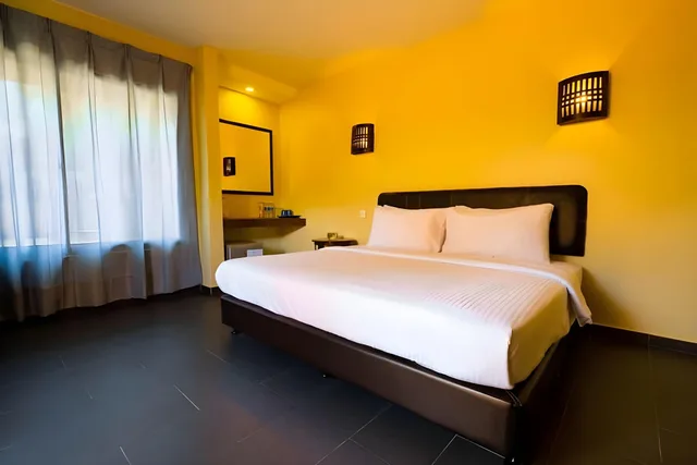 Garden Villa, King Bed, Coconut Beach Villa Langkawi 2/2
