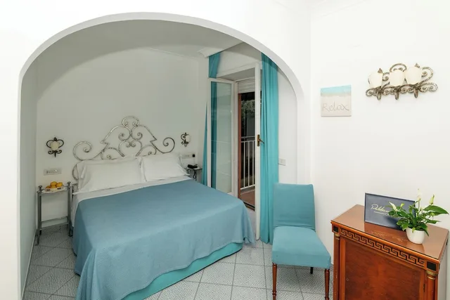غرفة كلاسيكية بسرير كوين بإطلالة على الحديقة مع أريكة، Palatium Mari Hotel 6/10