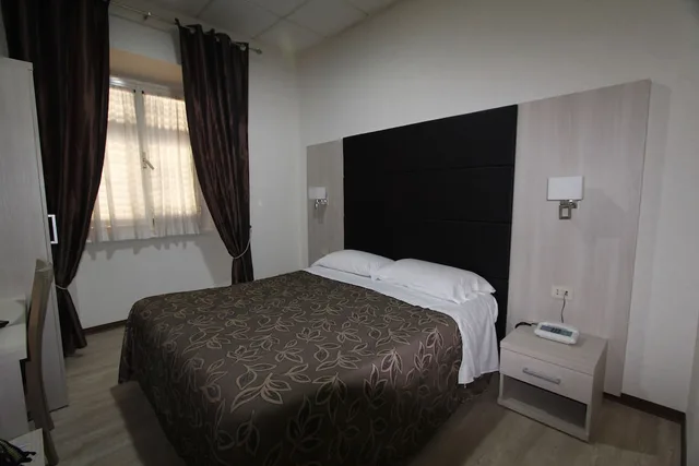 Room, Double Bed, Concorde Hotel 2/4
