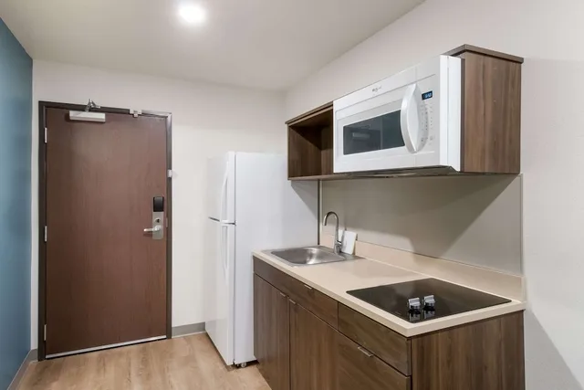غرفة قياسية بسرير كينج، WoodSpring Suites Mesa Chandler 2/3