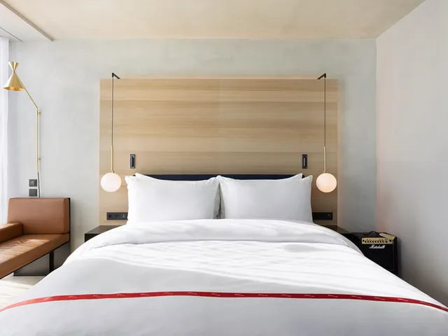 لوفت بسرير مزدوج، Ruby Emma Hotel & Bar 1/4