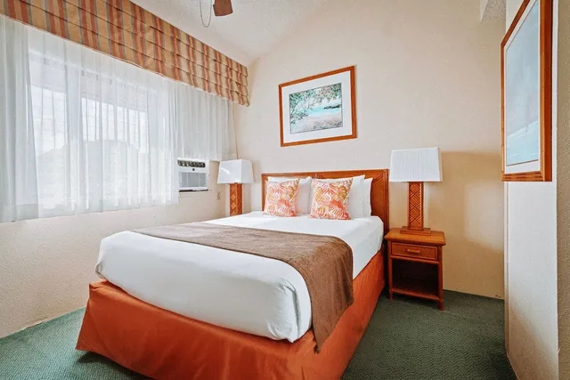 شقة سكنية بسرير كوين وسرير مزدوج بغرفتي نوم مع أريكة بمطبخ، Banyan Harbor Resort 2/10