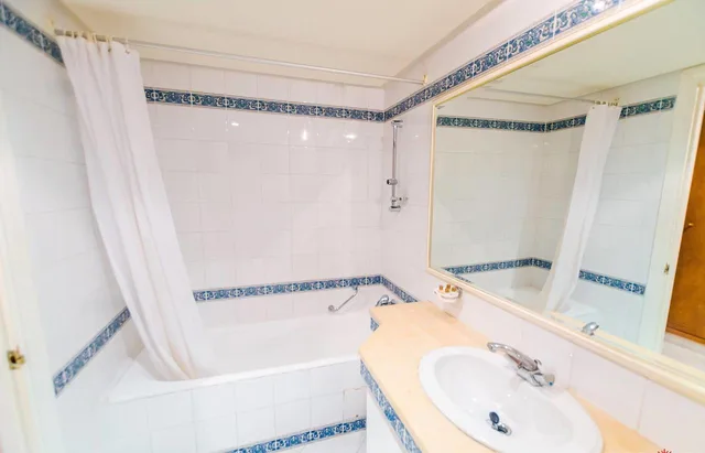 غرفة قياسية رباعية، Houria Palace 4/4