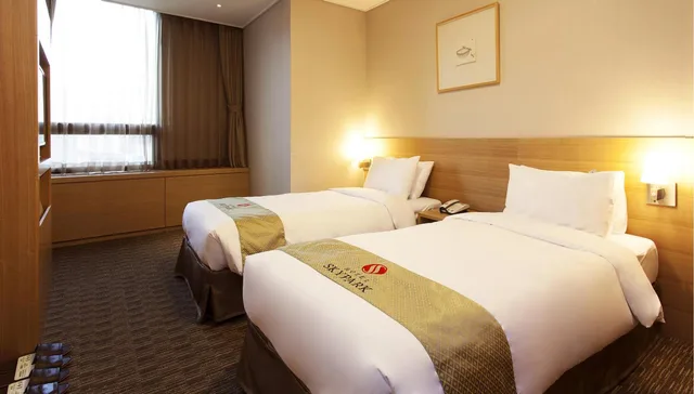 غرفة بسريرين منفصلين، Hotel Skypark Central Myeongdong 3/6