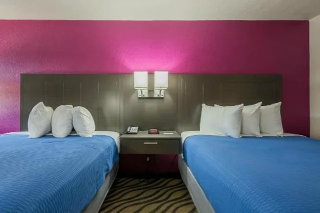 غرفة بسريرين كوين لذوي الإعاقة، Stratford House Inns - Edmond 1/2