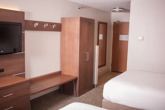 غرفة بسريرين كوين، Holiday Inn Express and Suites Logan an IHG Hotel 1/2