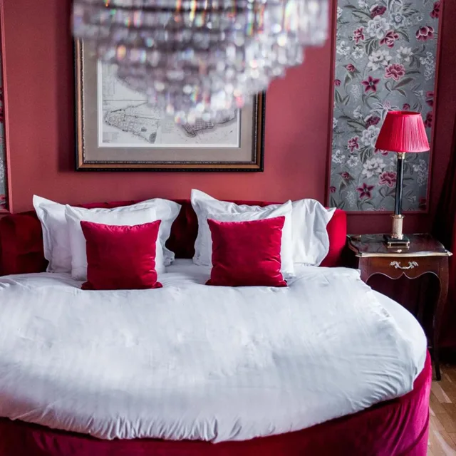 Executive, Hotel Eggers 6/10