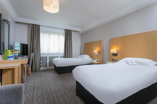 غرفة قياسية ثلاثية، Park Inn by Radisson Shannon Airport 3/9