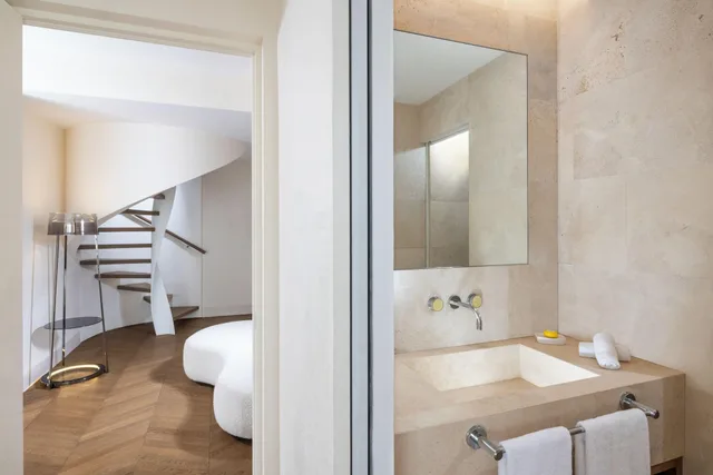 Presidential, Suite, 2 King Beds, Colosseum View، Palazzo Manfredi 4/5
