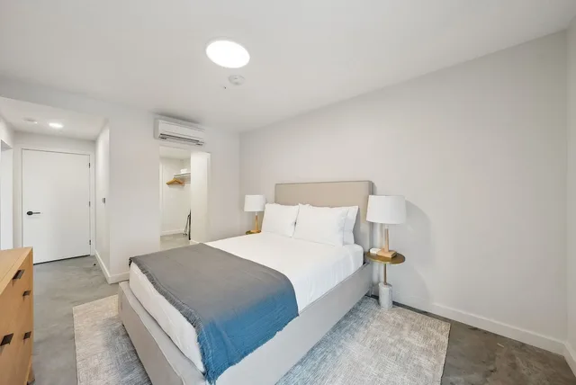 1 Bedroom, Queen Bed, Sofa, Accessible, Placemakr Salt Lake City Downtown, Apartments by Hilton 1/1