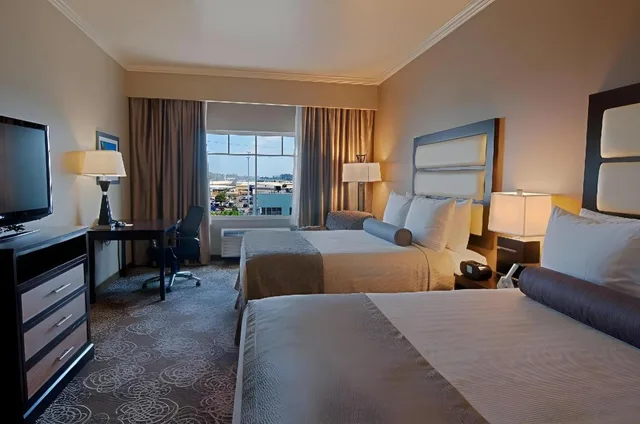 غرفة بسرير كوين، Best Western Plus Miami Airport North Hotel & Suites 10/10