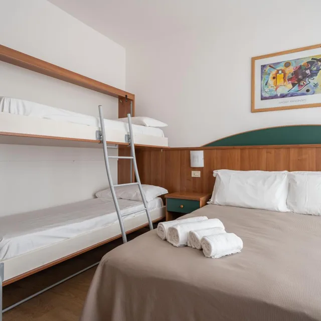 غرفة اقتصادية عائلية، Hotel Boston 8/10