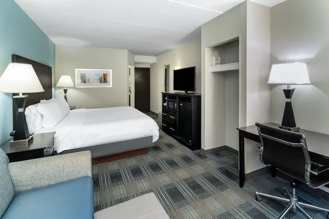 غرفة قياسية بسرير كينج، Holiday Inn Express Forsyth 4/4