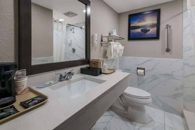 Room, 2 Double Beds, Accessible, Quality Inn & Suites Altamonte Springs Orlando-North 5/6