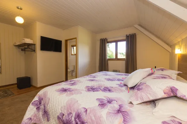 Superior, Suite, King Bed, Mountain View, Villa Hegus 2/10