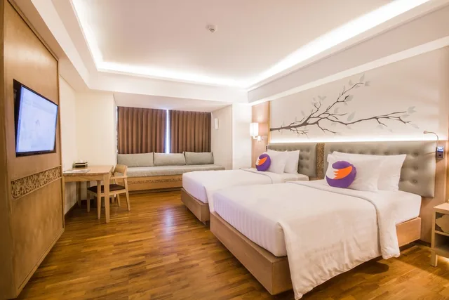 Deluxe Room Shower, Fox Hotel Jimbaran Beach Bali 2/9