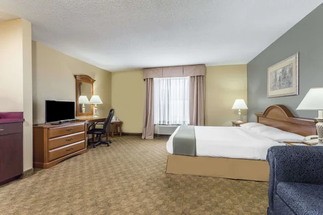جناح بسرير كينج، Days Inn by Wyndham Selma 1/4