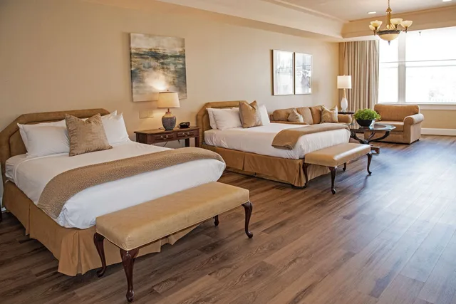جناح سوبيريور بسريرين كوين يُسمح فيها بالحيوانات الأليفة بحوض استحمام، Haywood Park Hotel, Ascend Hotel Collection 3/4
