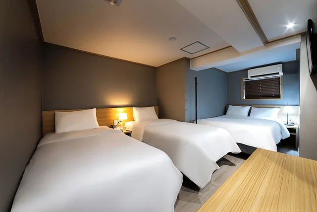 غرفة عائلية ثلاثية بسرير مزدوج وسريرين منفصلين، Hotel Stay Inn Seoul Station 1/6