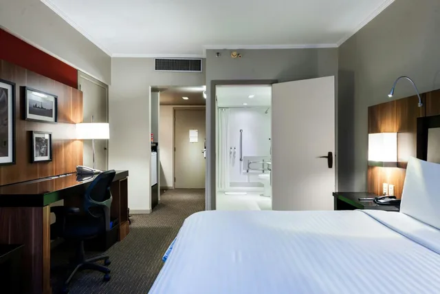 Deluxe, King Bed, Sao Paulo Airport Marriott Hotel 6/10