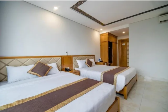 غرفة ثلاثية بسرير مزدوج وسرير فردي، La Lune Hotel 1/2