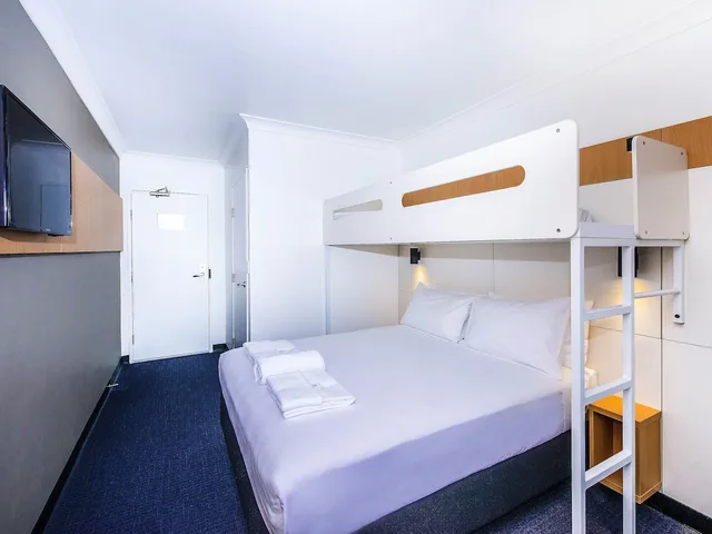 Standard, 1 Queen and 1 Bunk Bed, ibis budget Casula Liverpool 5/10