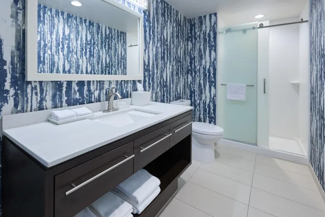 جناح بسرير كينج بغرفة نوم واحدة مع أريكة، Home2 Suites By Hilton Greenville Downtown 5/6