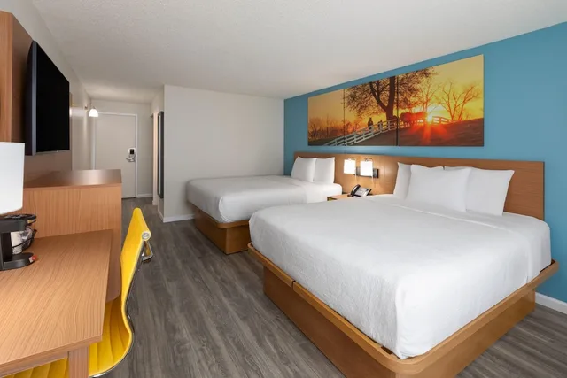 غرفة بسريرين كوين، Days Inn & Suites by Wyndham Festus 1/9