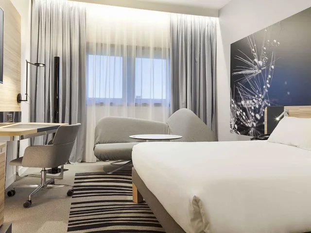غرفة كلاسيكية بسرير مزدوج مع أريكة، Novotel Tours Centre Gare 5/9