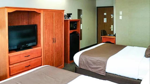 2 Queen Beds - Non-Smoking, Micfridge، Motel6 Minot, ND 8/10