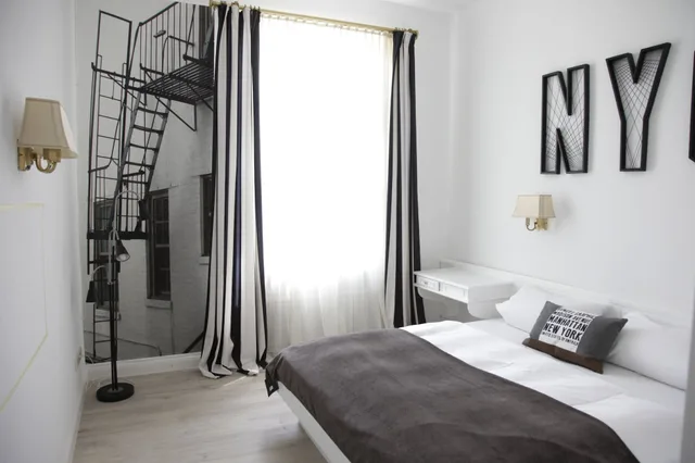 Trendy, Queen Bed، Boutique Hotel Krone Muenchen 4/9