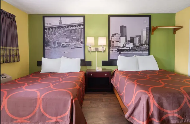 غرفة رباعية بسريرين مزدوجين للمدخنين، Super 8 by Wyndham Youngstown/Girard 2/2