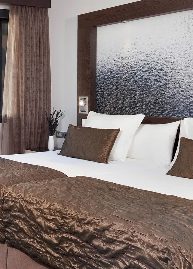 2 Bedrooms, the Level, Junior Suite, King and Twin Beds, Jetted Tub, Terrace، Melia Sol y Nieve 4/8
