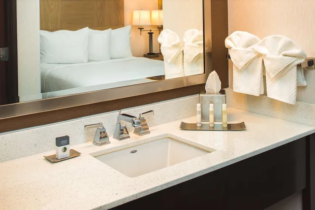 Room, 2 Queen Beds, Sofa, Accessible, DoubleTree by Hilton Olympia Downtown Capitol District 10/10