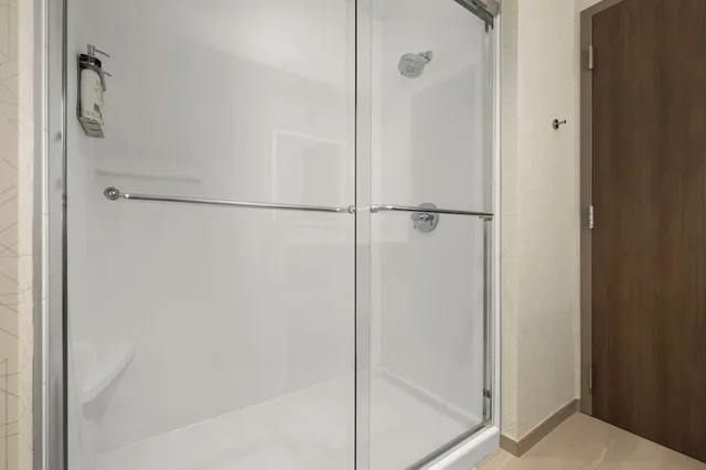 غرفة قياسية بسرير كينج، Holiday Inn Express & Suites Overland Park South 10/10