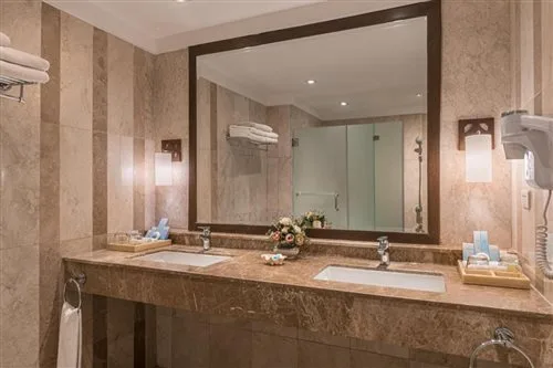 غرفة بريميير بسرير مزدوج أو سريرين منفصلين، Henann Resort Alona Beach 2/2