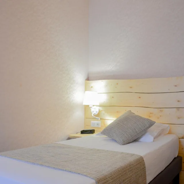غرفة اقتصادية مفردة، Hotel Busby 8/10