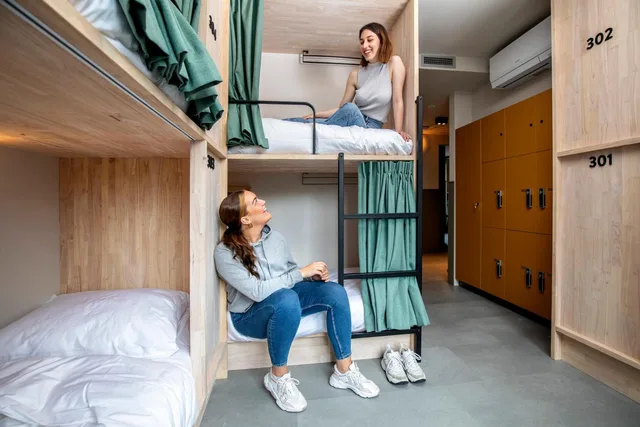 Mixed Dorm, 20 Beds، Amigo Hotel 6/7
