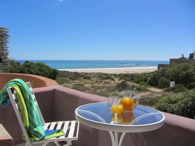 Absolute Beach, Vredenburg 25/40
