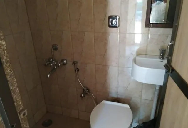 غرفة ديلوكس عائلية بسرير كوين بإطلالة على الحديقة، West End Hotel 10/10