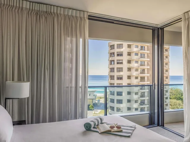 1 Bedroom, Ocean, Suite, King Bed، Peppers Broadbeach 2/2