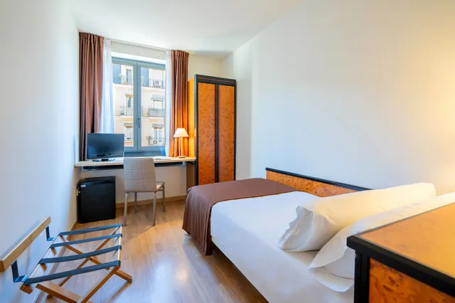 غرفة مفردة، Glories Hotel 2/16
