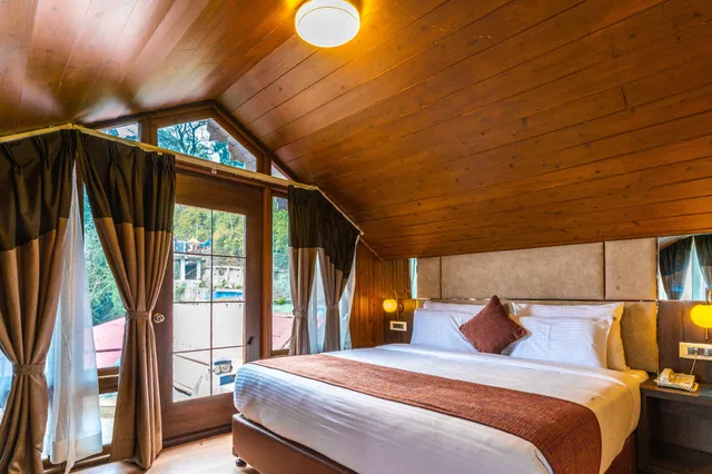 Room, Queen Bed, Attic, CENTRAL NIRVANA 1/1