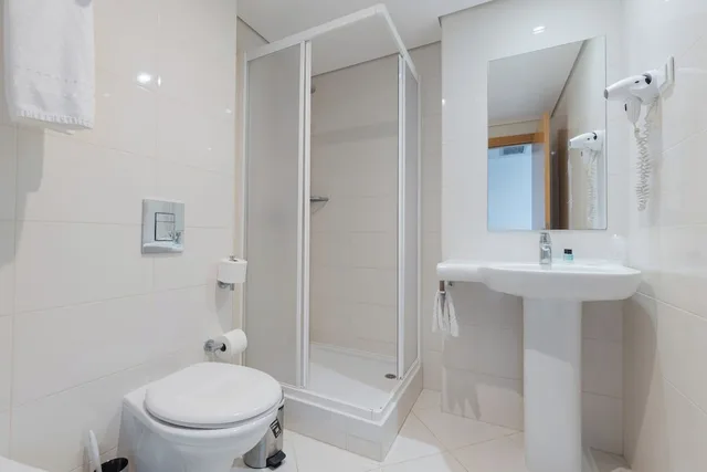 City, Twin Beds، Azinheira 4/6