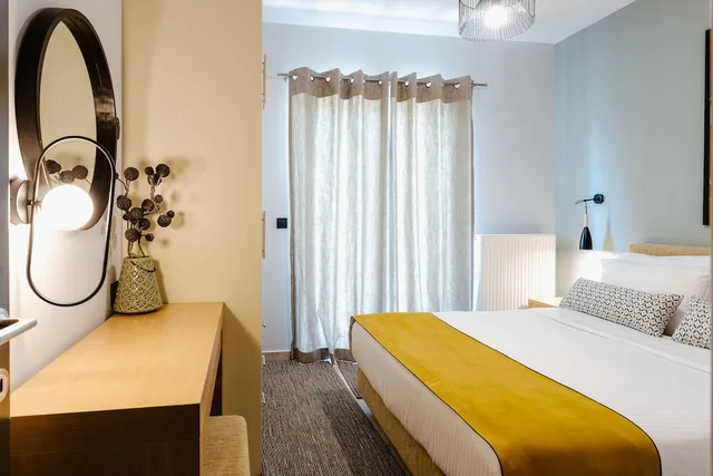 Luxury, Suite, Double Bed, Andrews Apartments 3/7