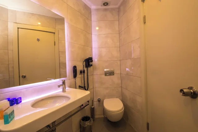 غرفة ثلاثية بإطلالة على البحر، Datca Sapphire Hotel 5/6
