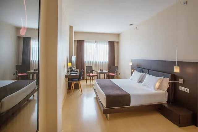 Room, Single, Twin Beds, Hm Jaime Iii 3/9