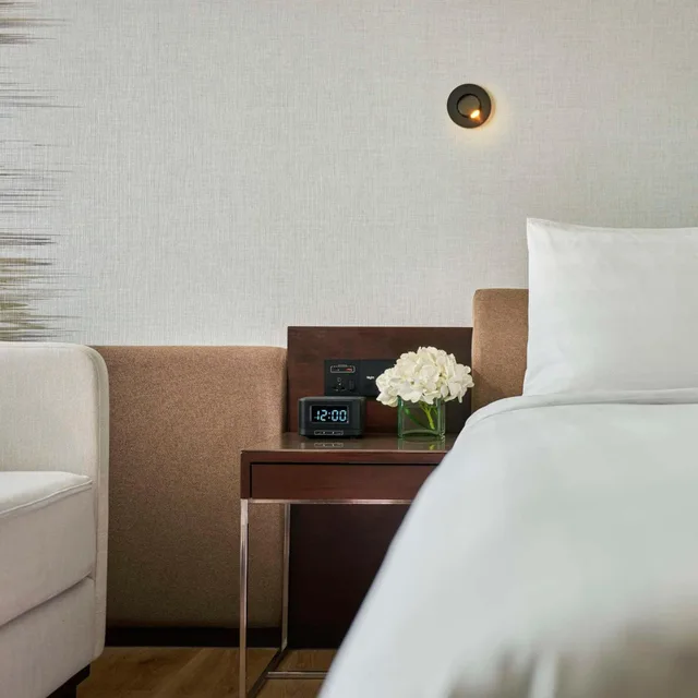 Renovated, Deluxe, King Bed, Twin Towers View، Traders Hotel Kuala Lumpur 3/6